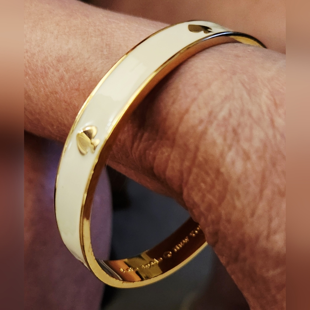 KATE SPADE Enamel Gold Spade Bangle